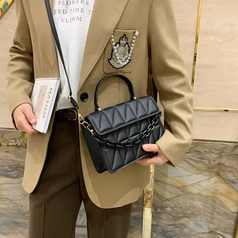 Bolsa Feminina Tiracolo Acolchoada - Loja Femizza