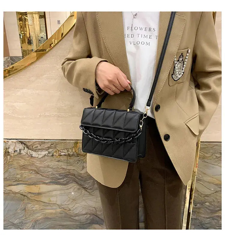 Bolsa Feminina Tiracolo Acolchoada - Loja Femizza