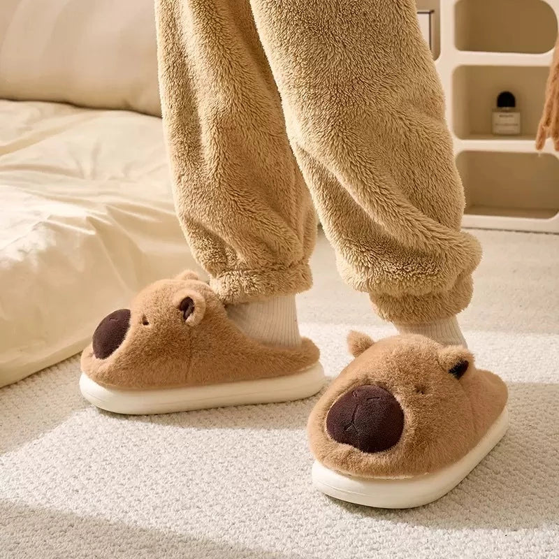 Pantufa de Pelúcia Capifofura Confortável e Antiderrapante - Loja Femizza