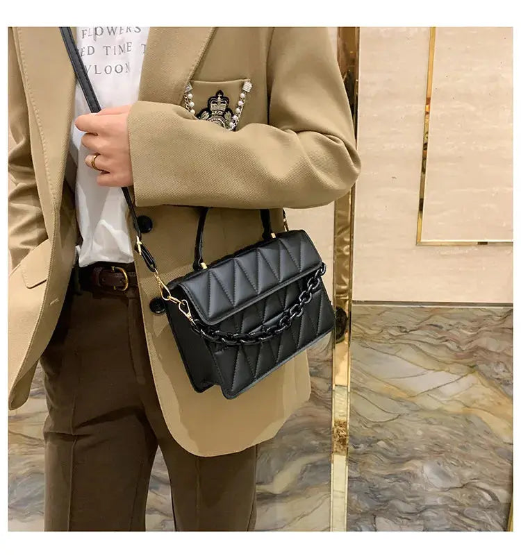 Bolsa Feminina Tiracolo Acolchoada - Loja Femizza