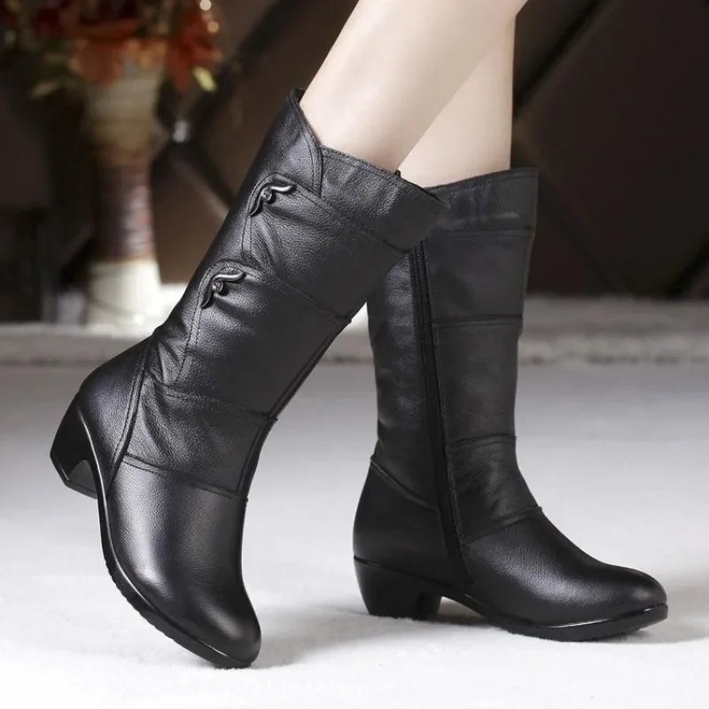 Bota Feminina de Couro Genuíno -Salto Médio Femizza - Loja Femizza