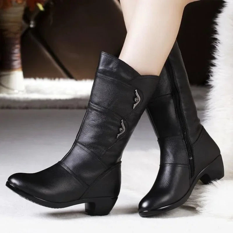 Bota Feminina de Couro Genuíno -Salto Médio Femizza - Loja Femizza