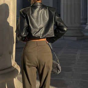 Jaqueta Feminina Cropped em Couro Genuino Femizza - Loja Femizza